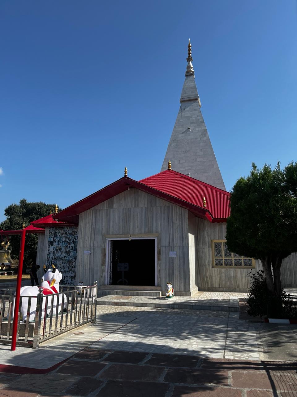Haidakhan Temple main shrine